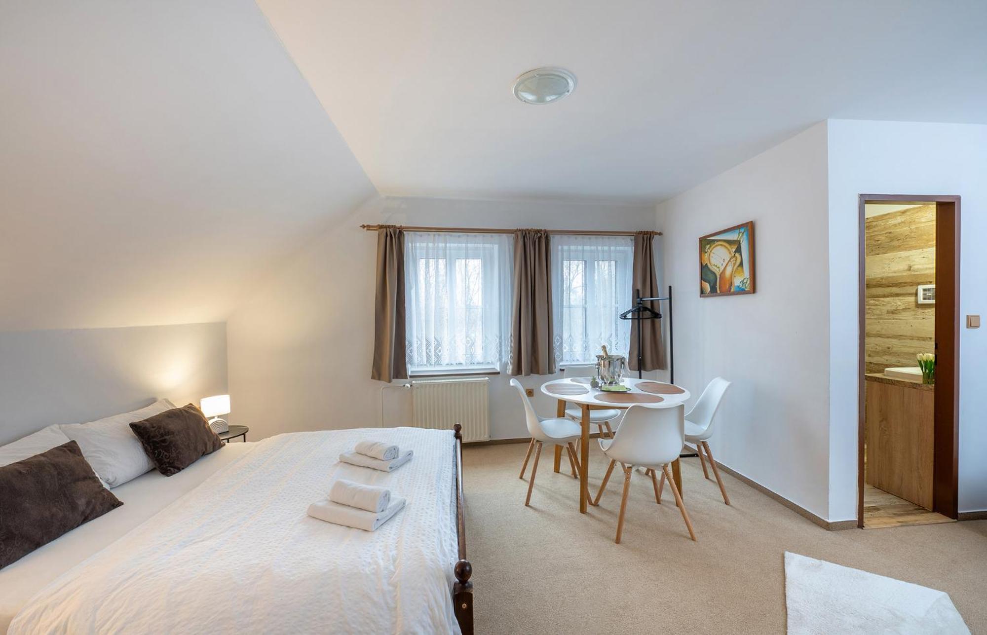 Rodinny Hotel Myslivna Třeboň Eksteriør bilde
