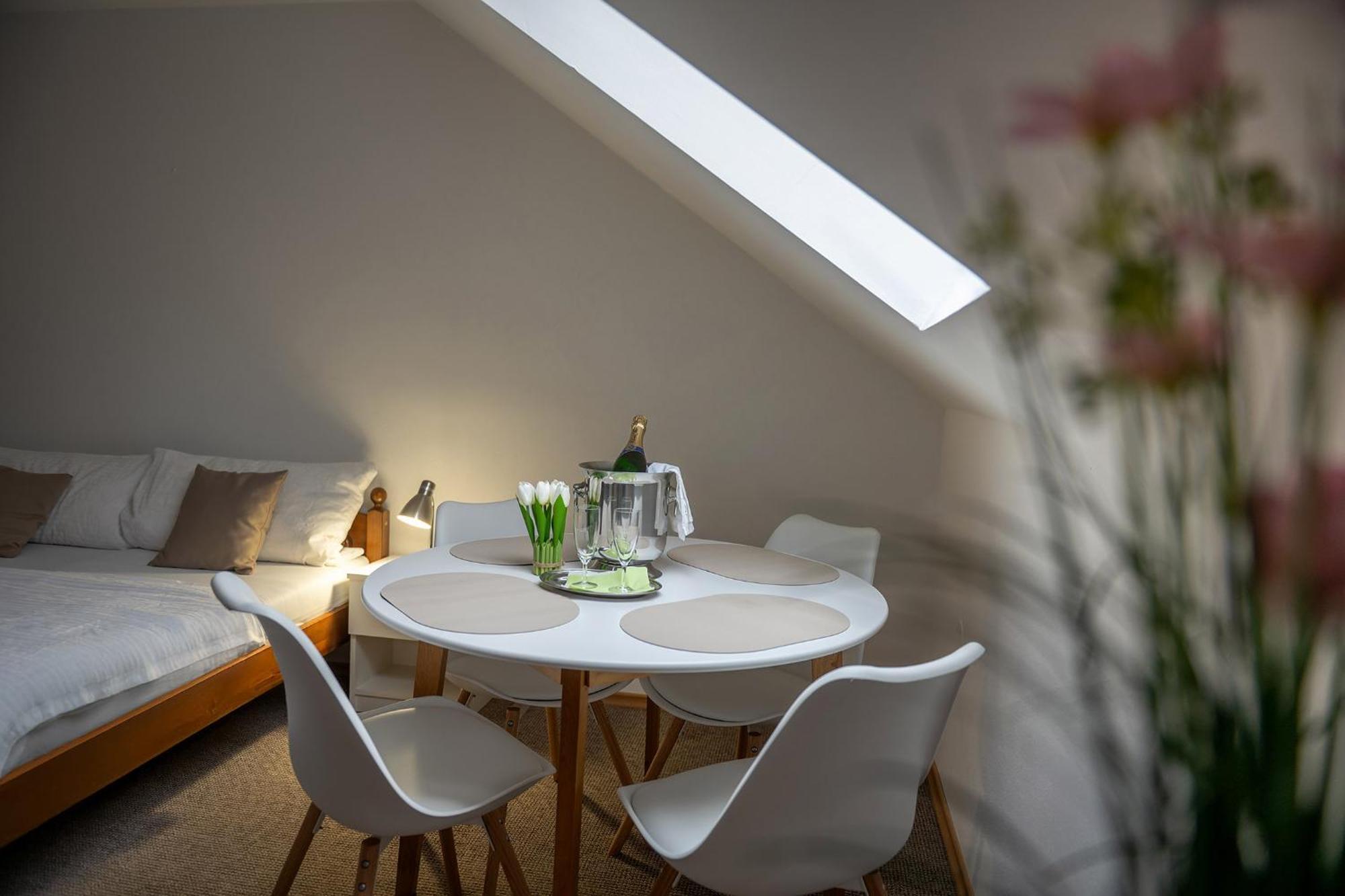 Rodinny Hotel Myslivna Třeboň Eksteriør bilde