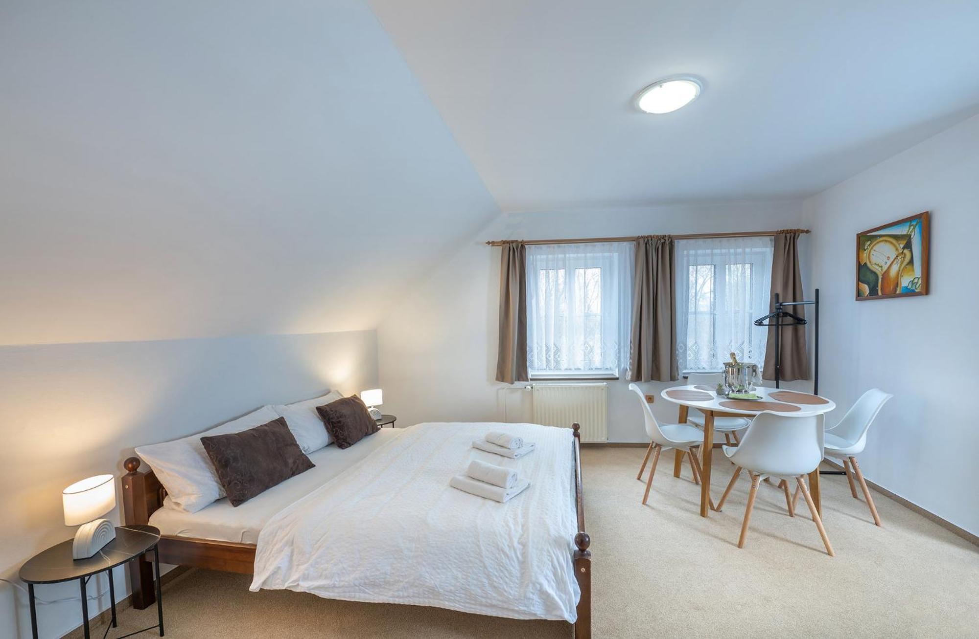 Rodinny Hotel Myslivna Třeboň Eksteriør bilde