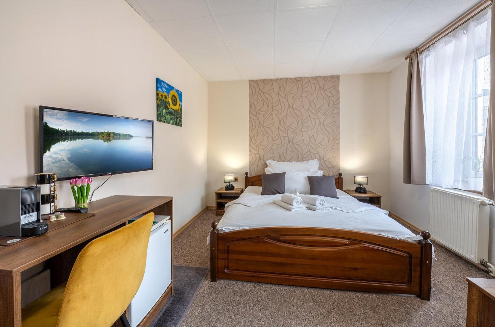 Rodinny Hotel Myslivna Třeboň Eksteriør bilde