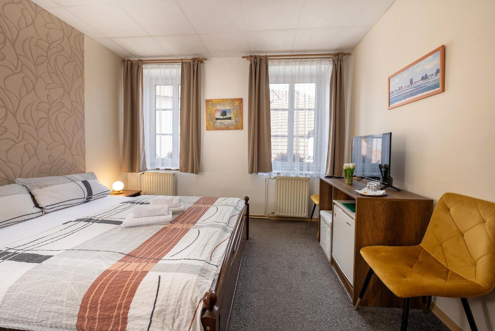 Rodinny Hotel Myslivna Třeboň Eksteriør bilde