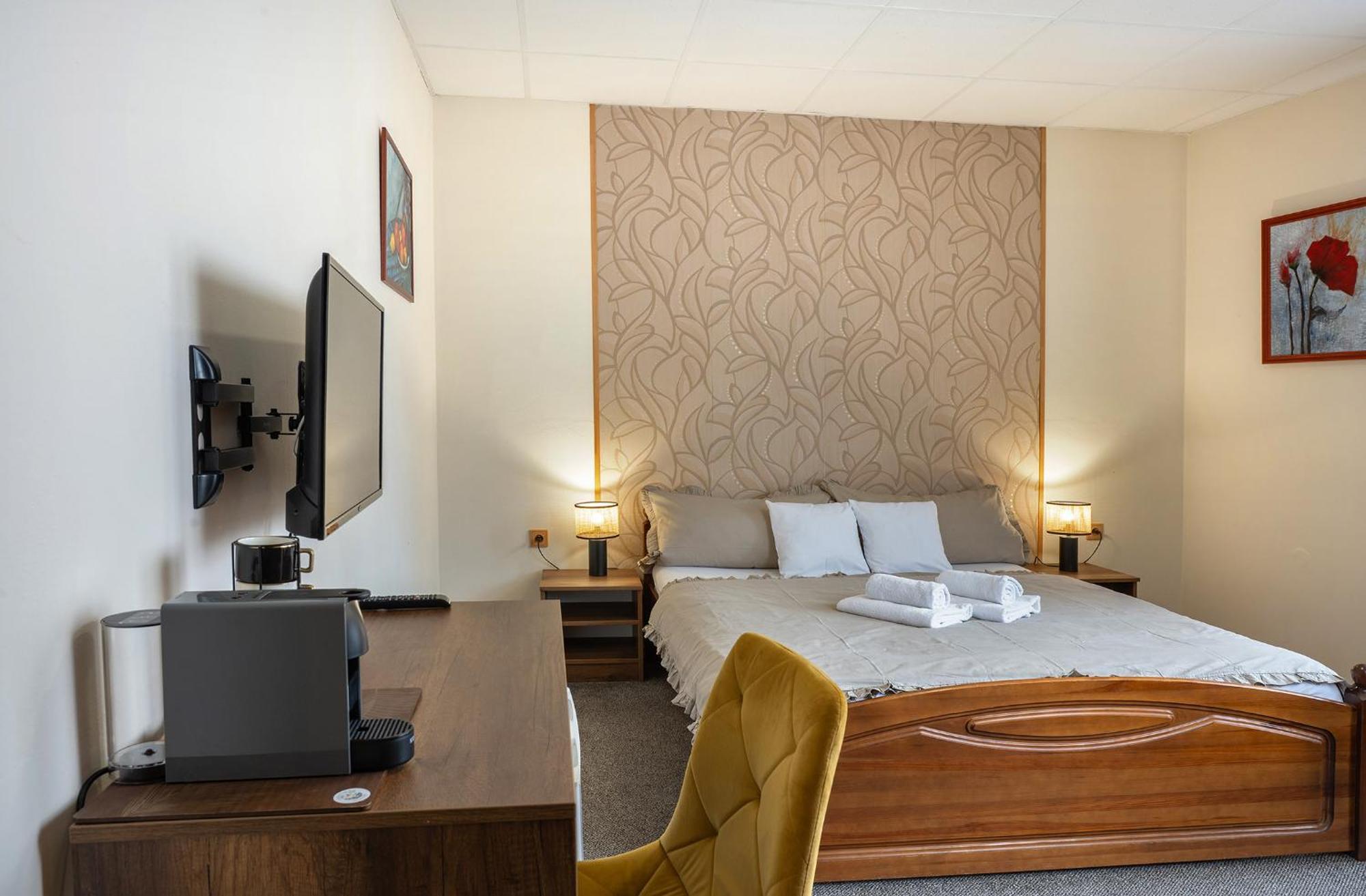 Rodinny Hotel Myslivna Třeboň Eksteriør bilde