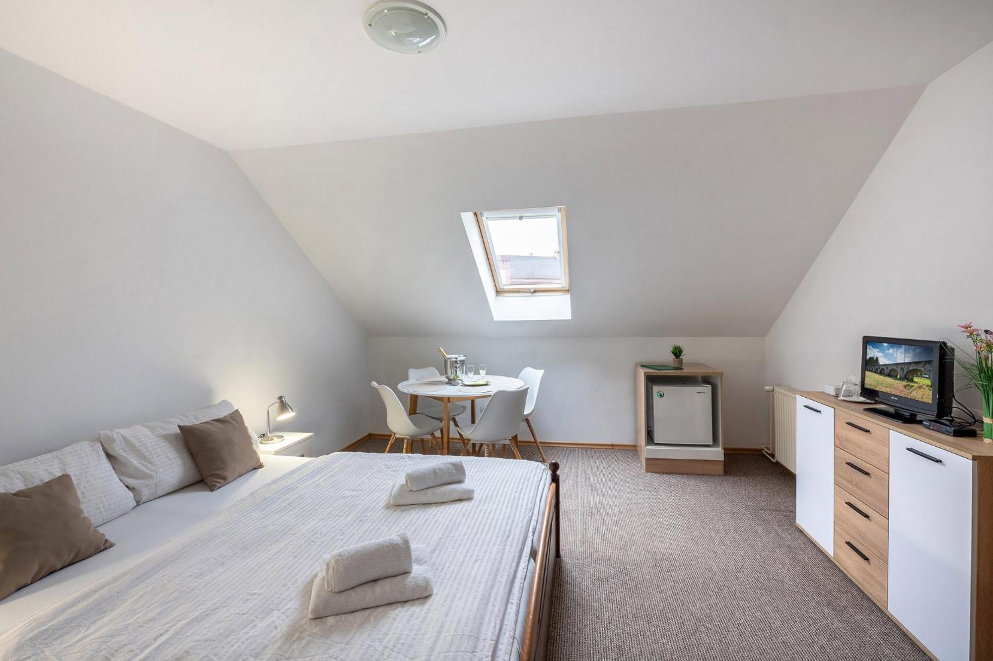 Rodinny Hotel Myslivna Třeboň Eksteriør bilde