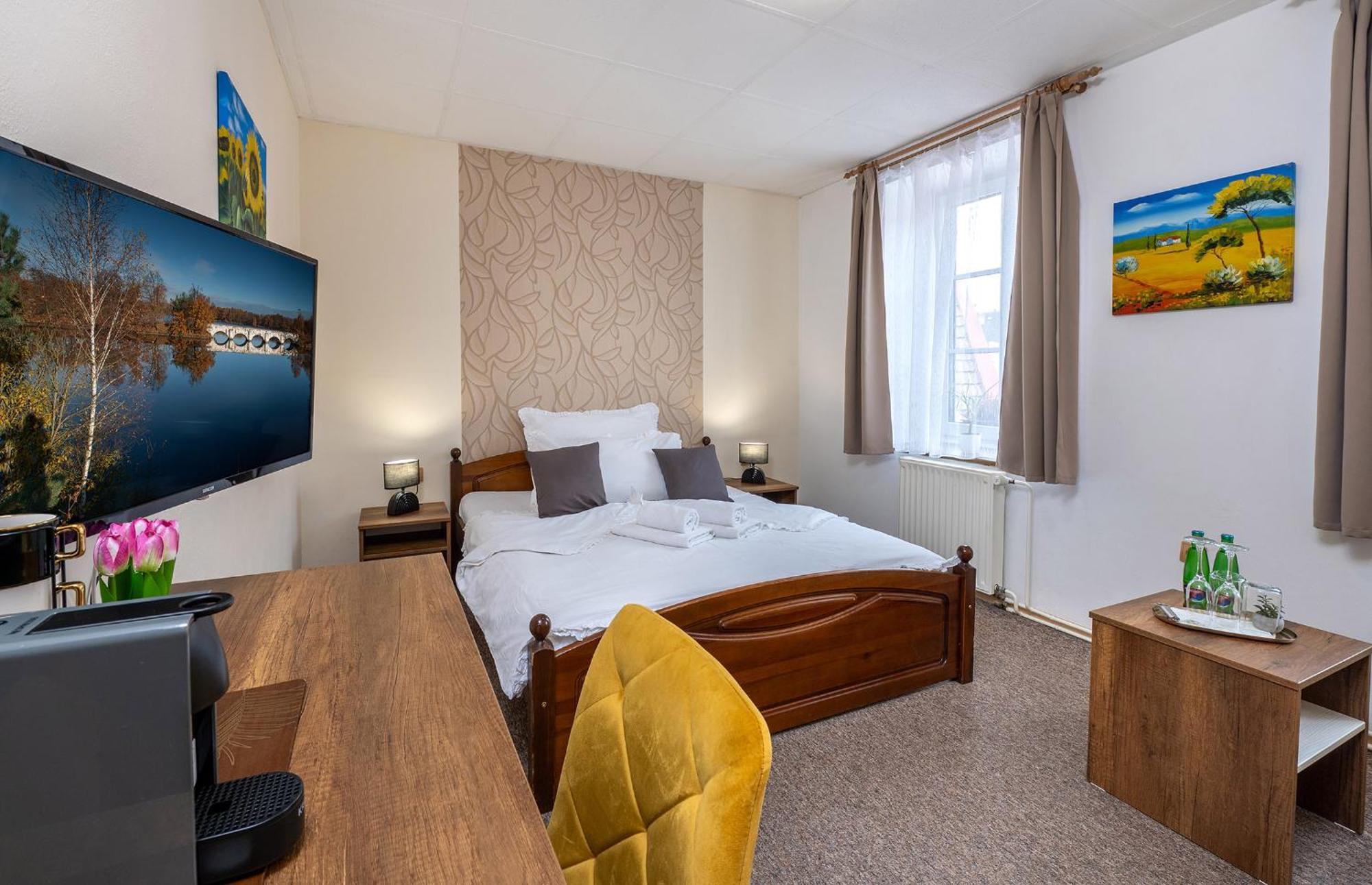 Rodinny Hotel Myslivna Třeboň Eksteriør bilde