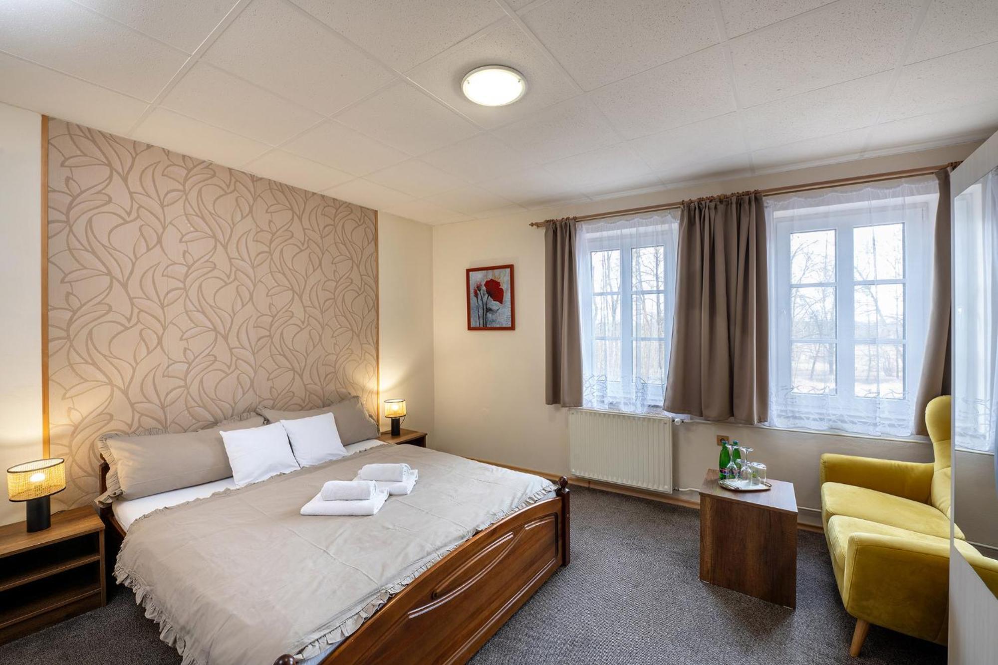 Rodinny Hotel Myslivna Třeboň Eksteriør bilde