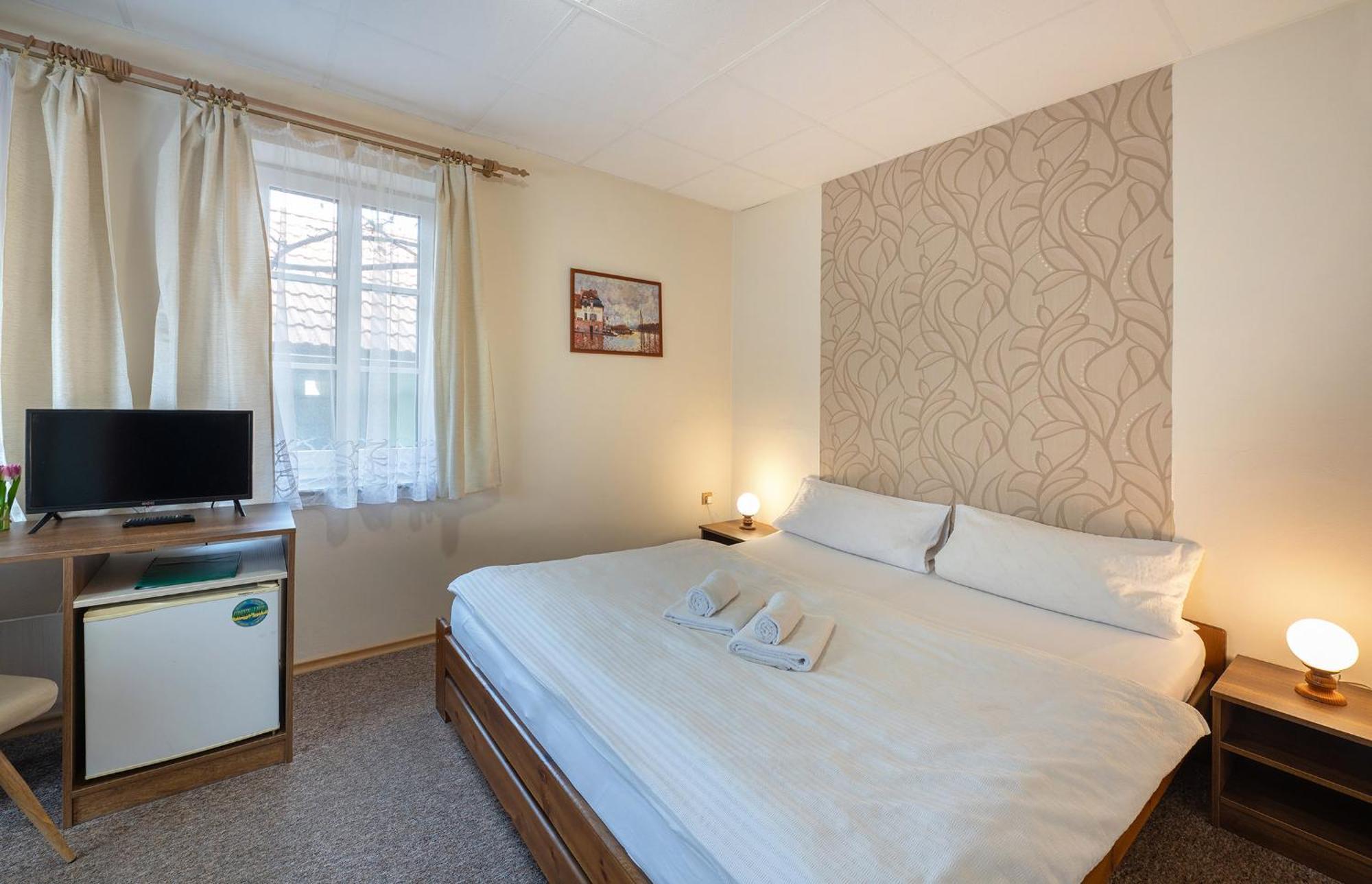 Rodinny Hotel Myslivna Třeboň Eksteriør bilde